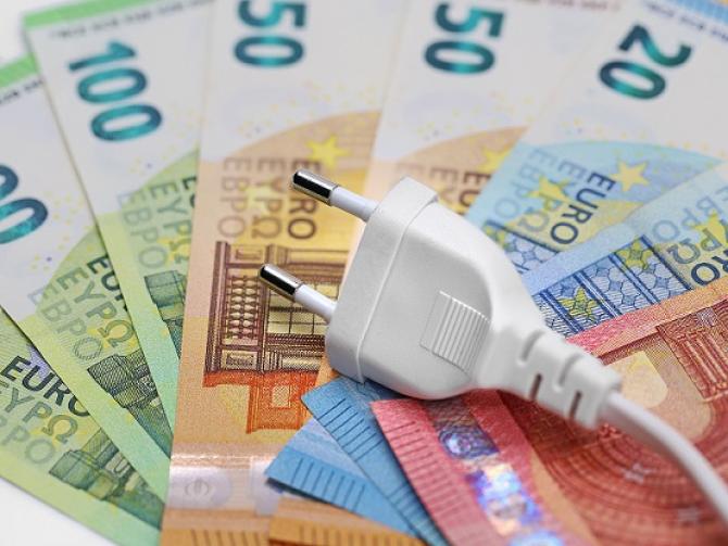 Rincaro luce e gas