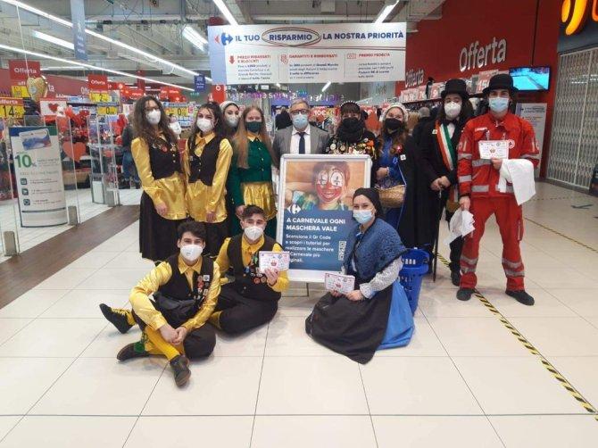 Carnevale Carrefour Croce rossa
