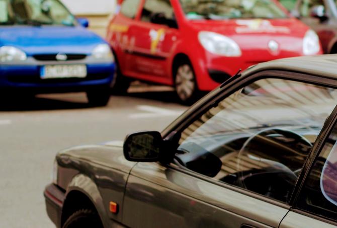 Automobili
