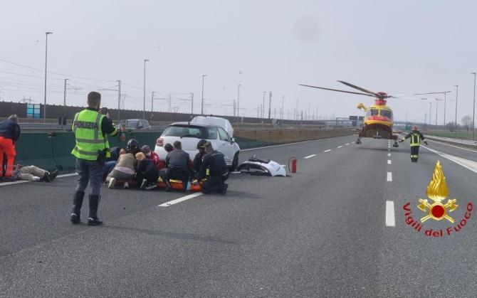 Incidente sulla A4: tre feriti elitrasportati in ospedale