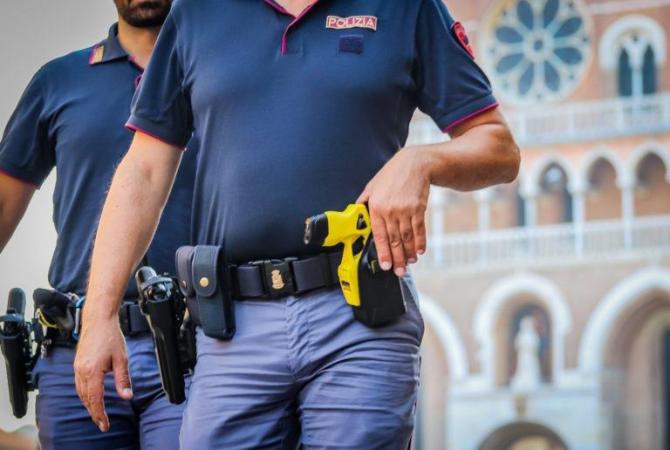 Polizia taser