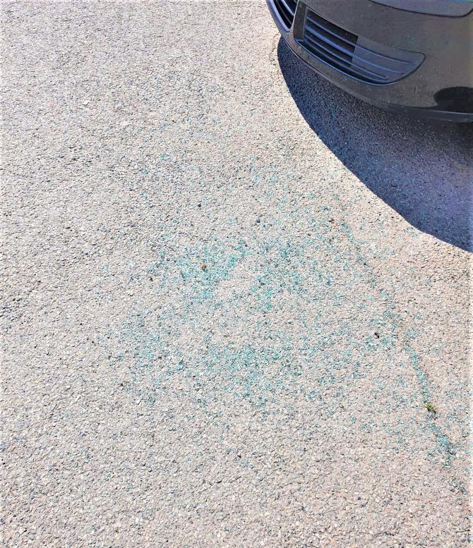 Vetri parcheggio via Bezzecca