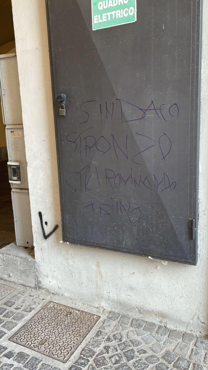 Trino Imbrattamento