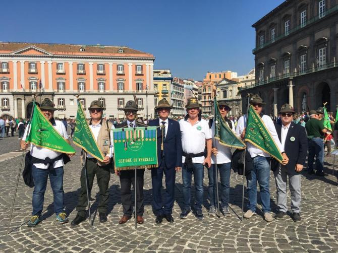 Gli alpini vercellesi a Napoli per il 150° di fondazione delle Truppe