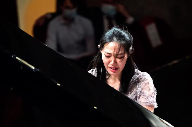 Ying Li