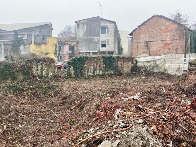 area anfiteatro romano corso de rege viale rimembranza