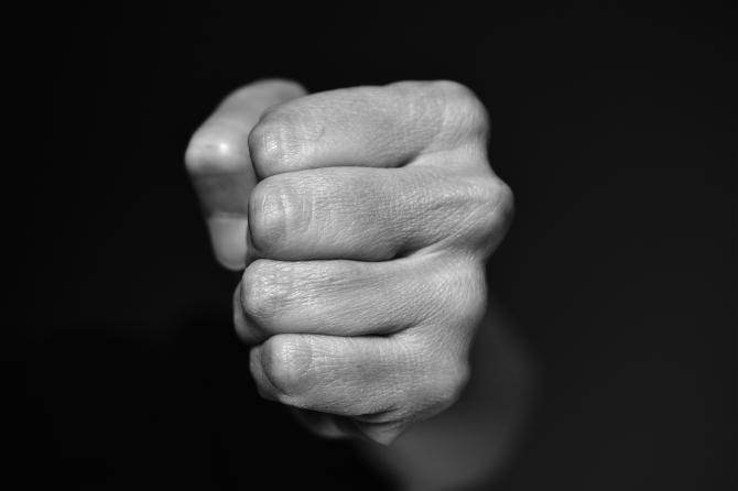 Violenza pugno