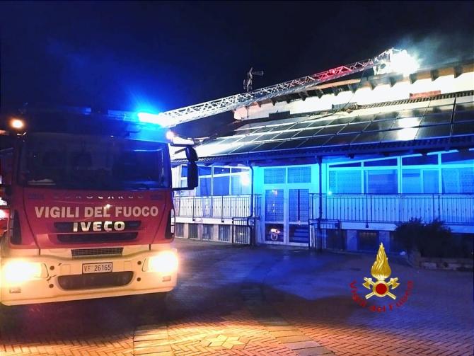 Cigliano: in fiamme un tetto