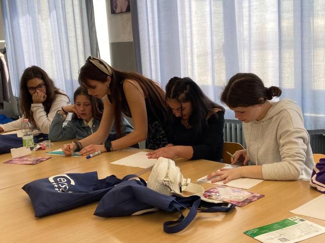Al Francis Lombardi delegazione studentesse rumene