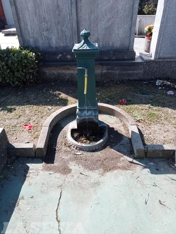 Fontanella cimitero