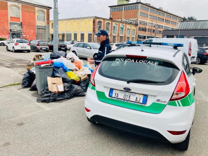 Polizia locale abbandono rifiuti Vercelli