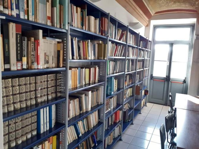 Biblioteca De Gregoriana Crescentino