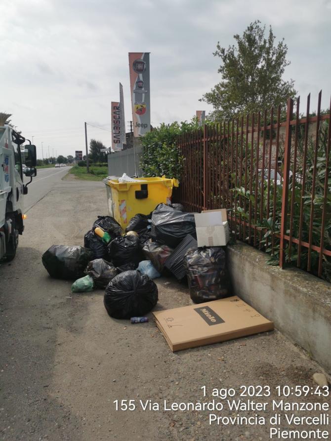 Vercelli abbandono rifiuti