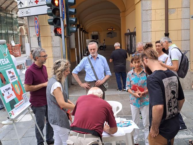 Trino raccolta firma Pd