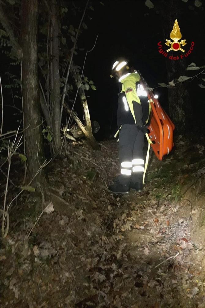 Anziano cade nel bosco, salvato dai vigili del fuoco