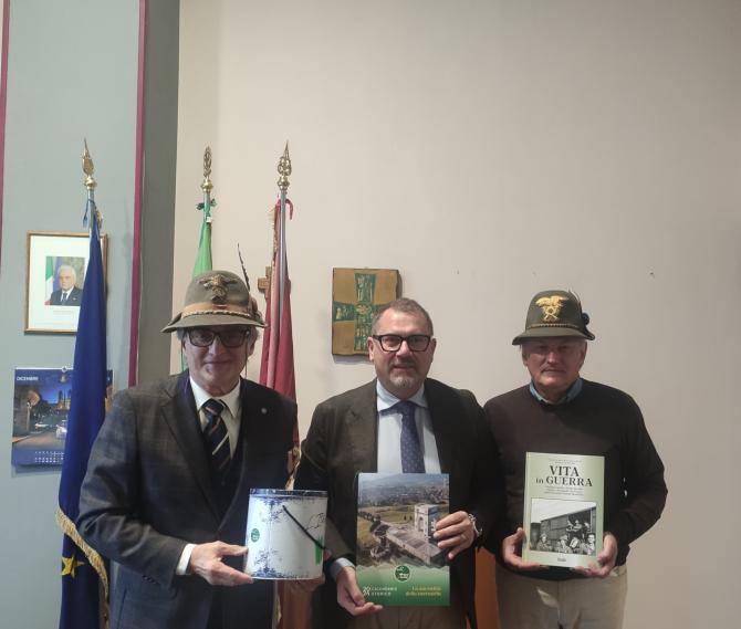 Visita alpini alla Questura