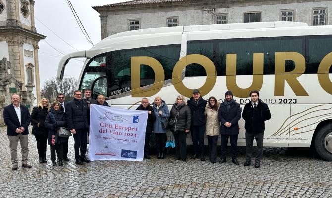 delegazione italiana in Portogalolo per la consegna del premio