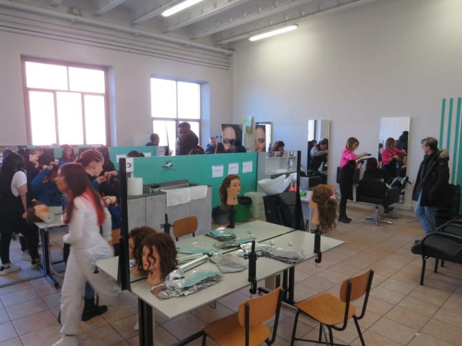 Chiamarsi hair stylist non basta. Il Cnos Fap prepara i parrucchieri di domani