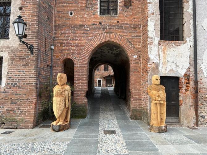 L'ingresso dell'antico Castello di Rovasenda