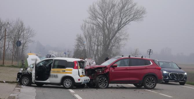 Incidente stradale tra Caresanablot e Quinto Vercellese