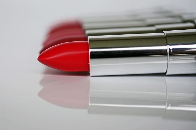 Il rossetto rosso ha una storia antichissima