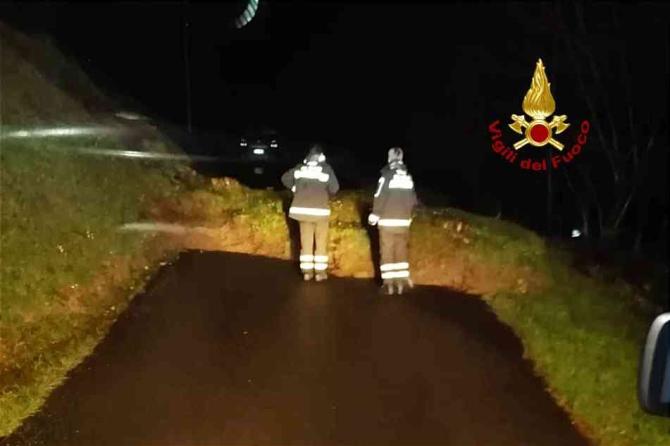 Camasco e Arboerio: una frana e un masso ostruiscono le strade