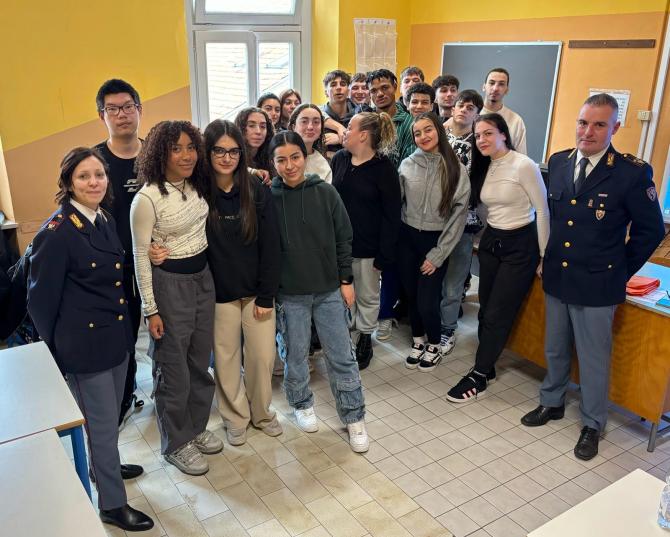 All' Istituto professionale Lanino  si parla di sicurezza stradale