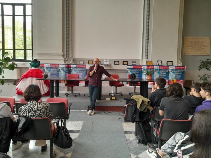Gli studenti dell'Iti di Vercelli incontrano l’autore Fabio Geda