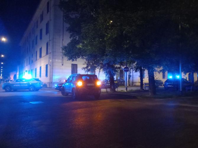 Spari nella notte a Vercelli