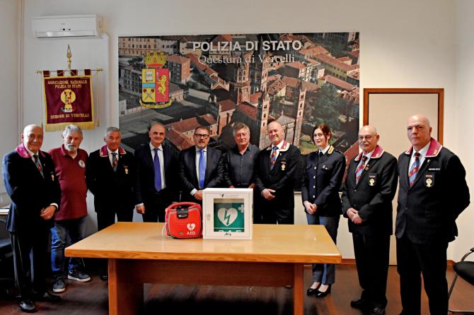 Dalmasso defibrillatore questura