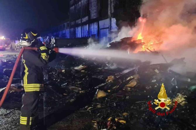 Incendio ad Albano Vercellese 