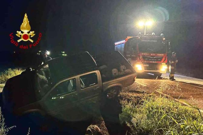 Auto fuori strada a Lignana