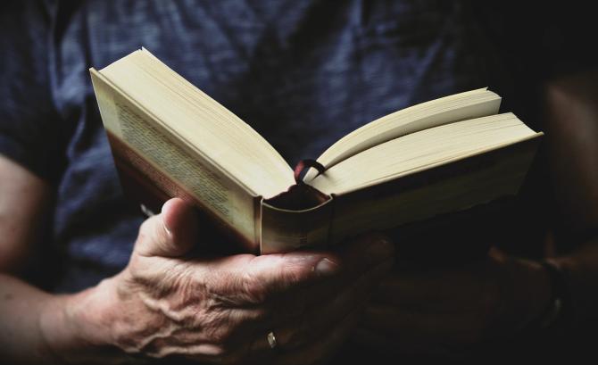 leggere libro