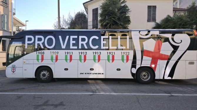 IL BATTESIMO DEL NUOVO PULLMAN DELLA PRO VERCELLI