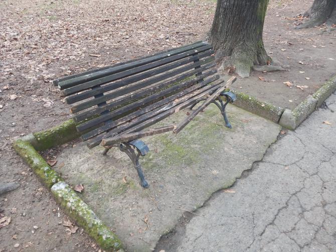 Panchine piazza Mazzini