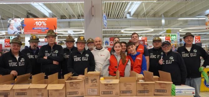 Vercelli:oggi la raccolta alimentare al Centro Commerciale Carrefour