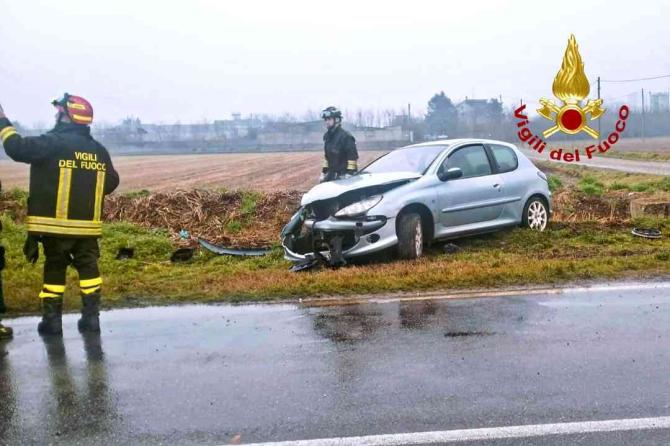 Scontro tra due auto in direzione Palestro