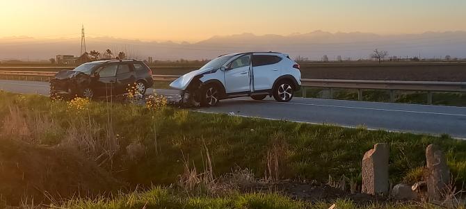 Incidente sulla Sp11, all'uscita di Vercelli in direzione Santhià 
