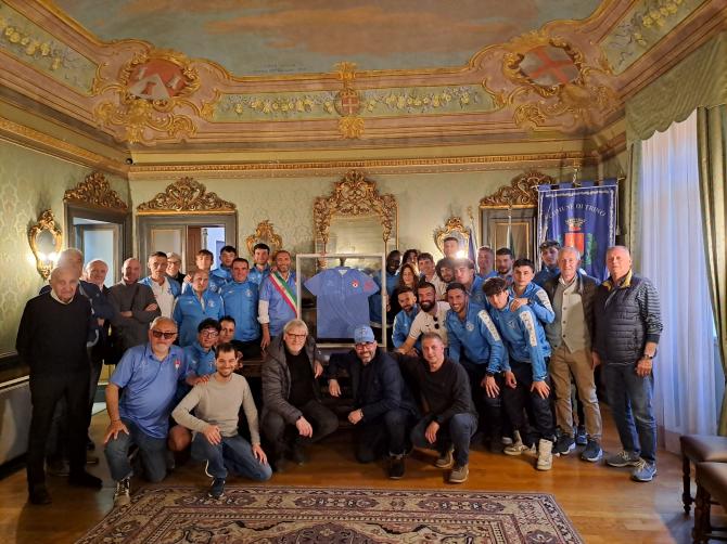 Dono maglia Trino 115 anni