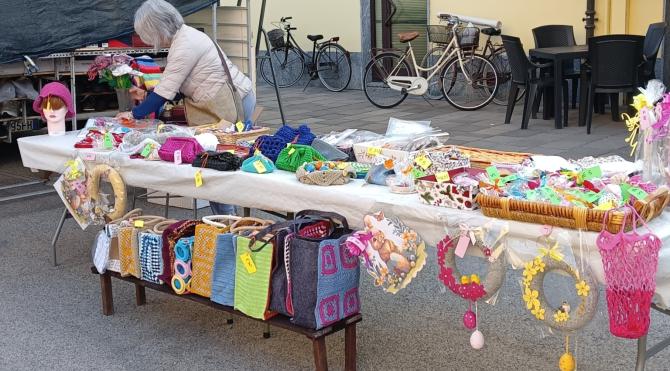 Il mercatino delle Uncinettine 