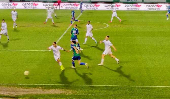 Leoni su, Leoni giù: Feralpisalò-Pro Vercelli 2-0