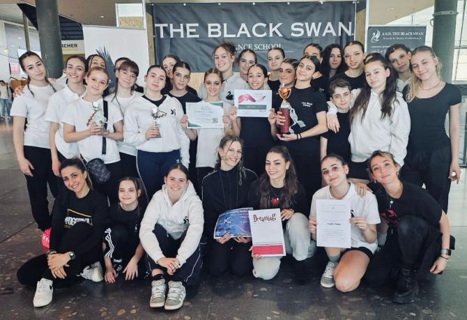 Il "Cigno Nero" incanta Stoccarda: Successi internazionali per la scuola vercellese