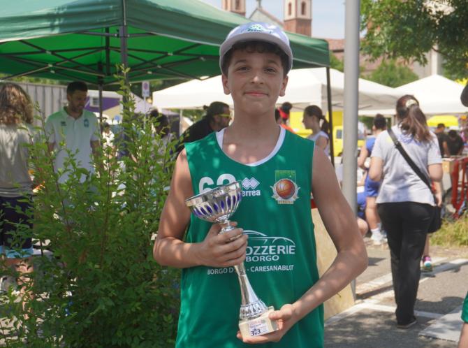 Gabriele Agoglia è il vincitore della Gara 3PT contest del Torneo di Basket 