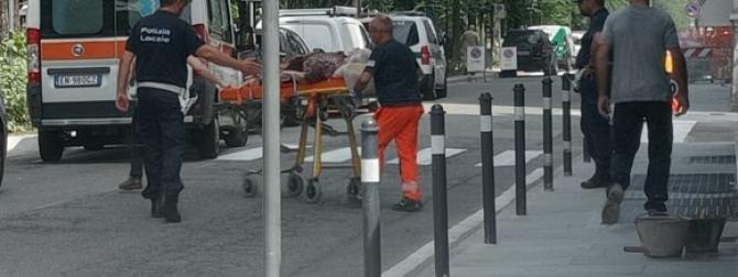 Donna si ferisce cadendo su una grata in corso Garibaldi