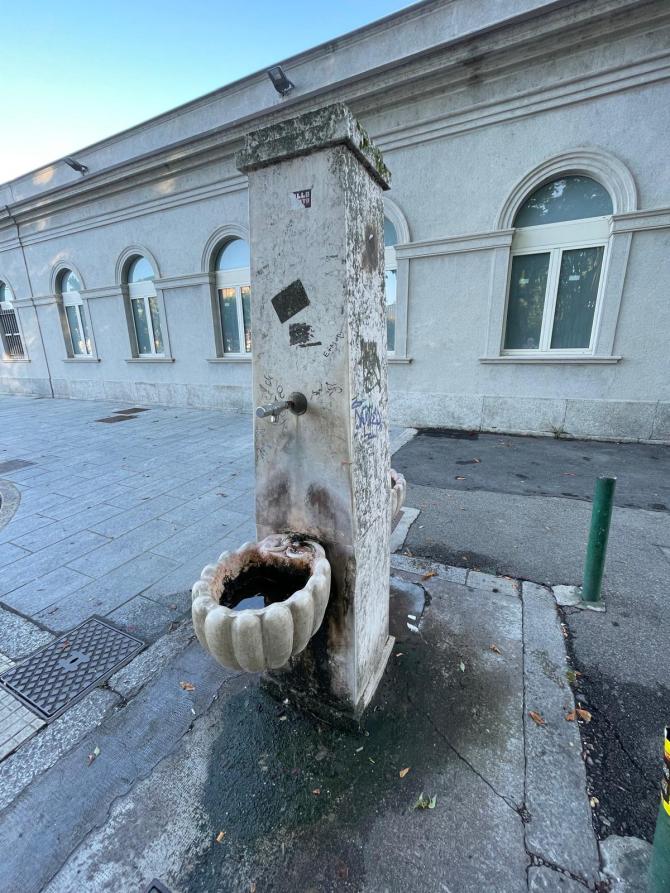 Vercelli fontanella stazione