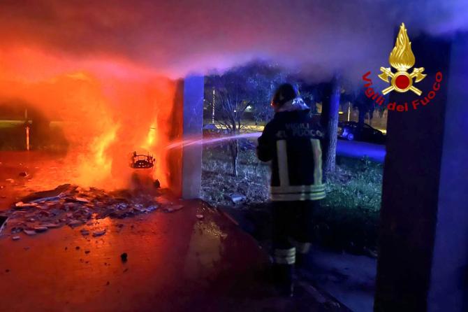 Incendio via Arles