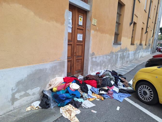 Centro raccolta vestiti piazza Mazzini