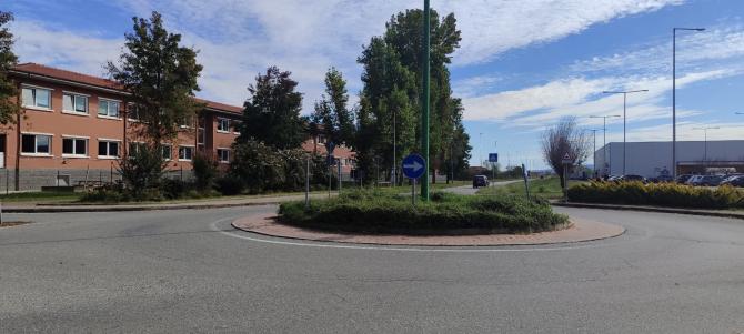 Crescentino, rotatoria di via Viotti