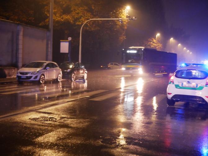 Uomo investito sulle strisce pedonali