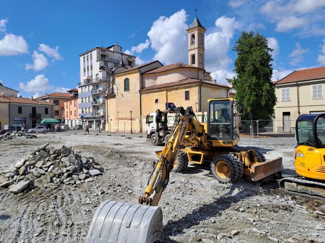 Trino lavori piazza Mazzini